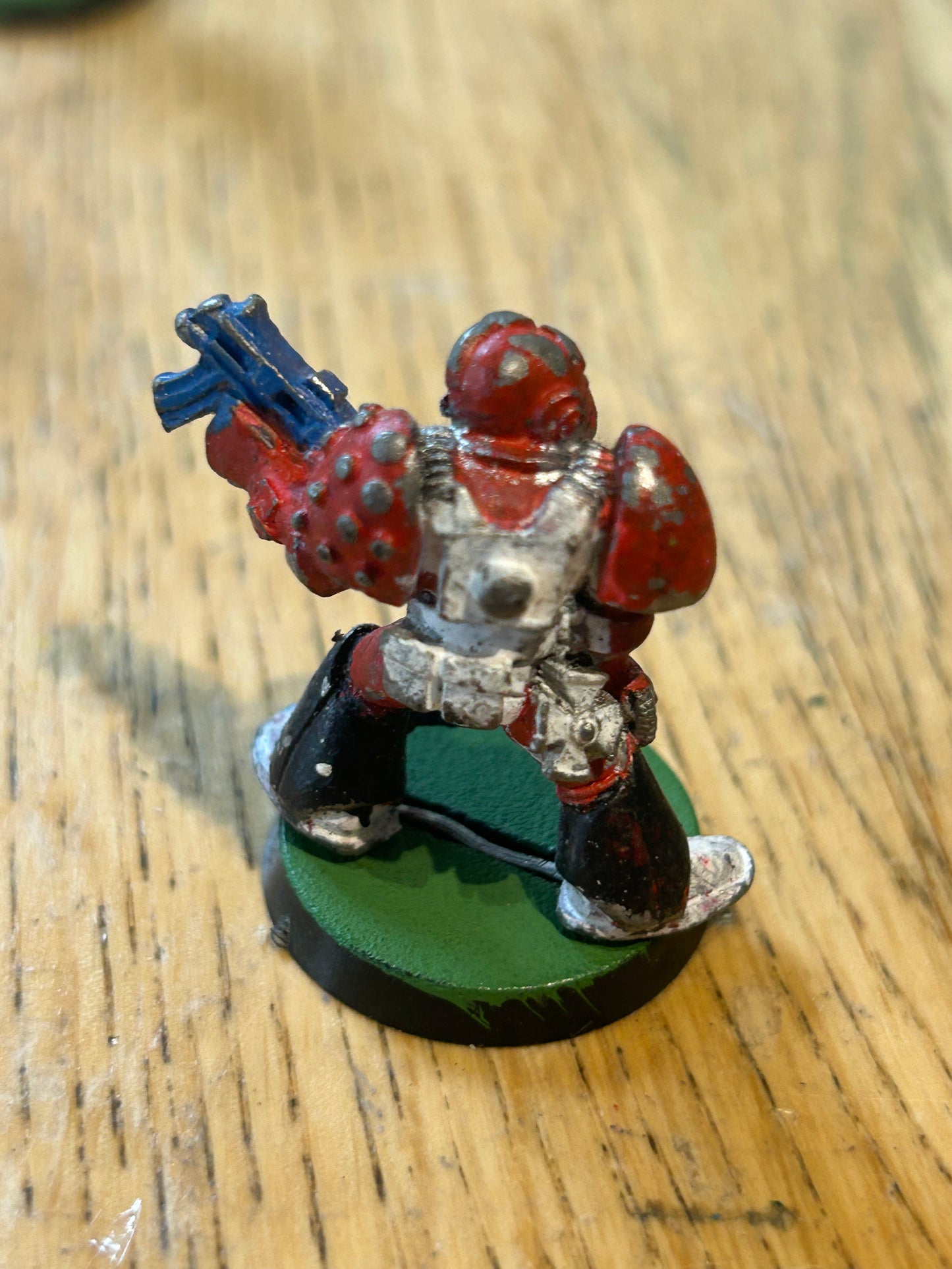 Warhammer Space Marines- 1x Rogue Trader Lieutenant. Vintage metal. OOP