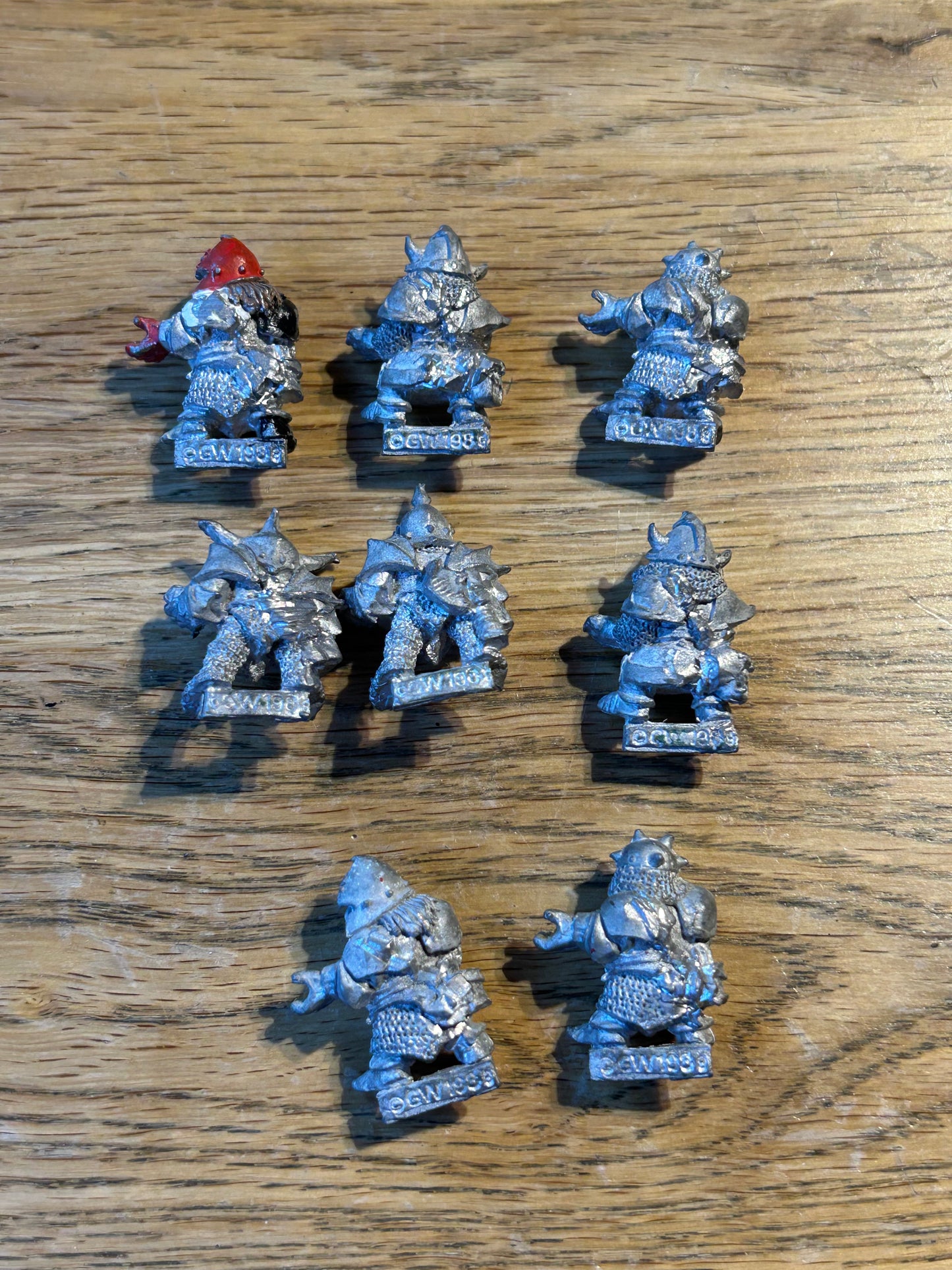 Damaged Warhammer fantasy Chaos Dwarf Xbow 'Crossbow troopers (no crossbows and they all have damage to their backs where the previous owner removed or partially removed their axes and straps)