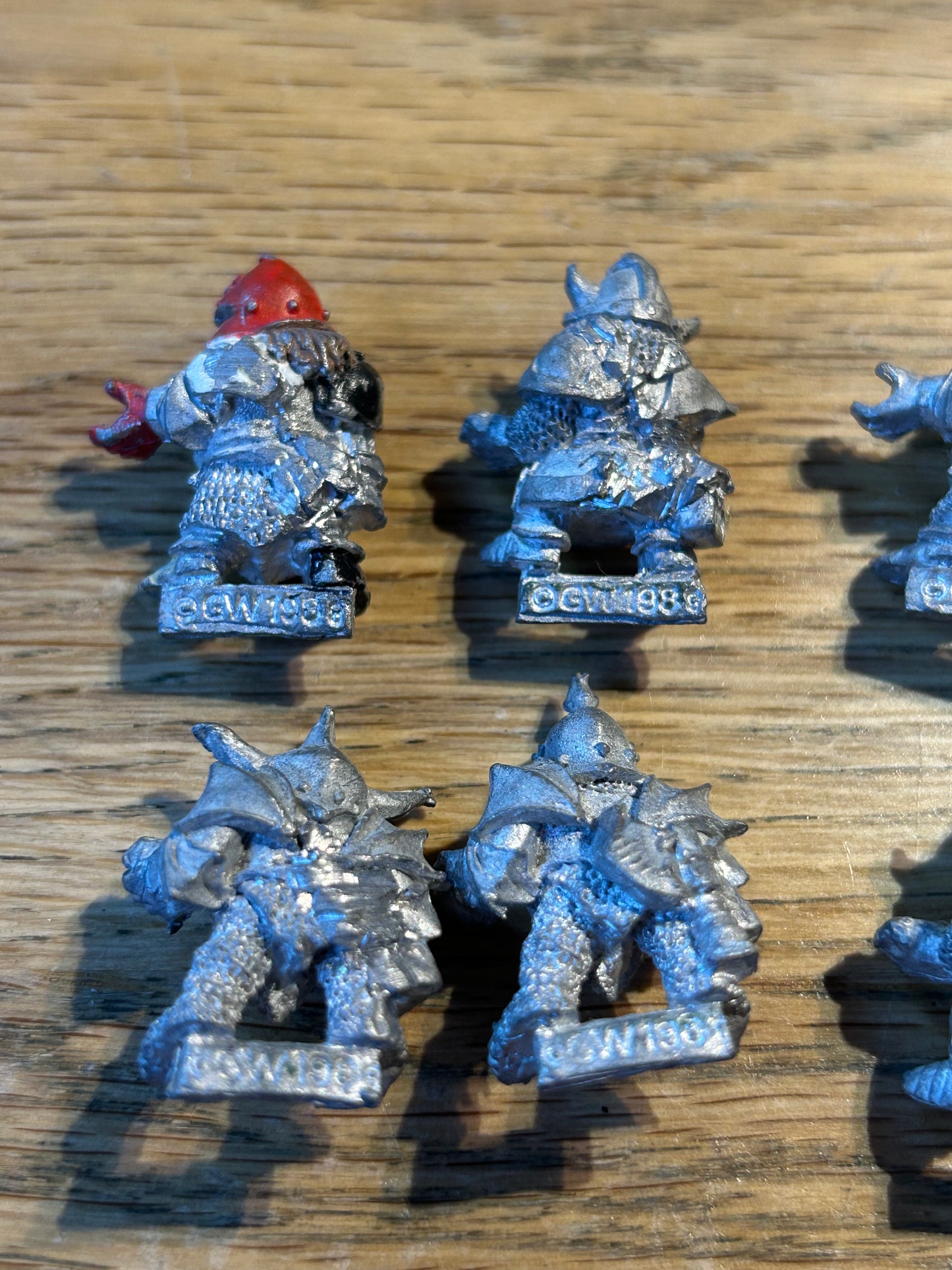 Damaged Warhammer fantasy Chaos Dwarf Xbow 'Crossbow troopers (no crossbows and they all have damage to their backs where the previous owner removed or partially removed their axes and straps)