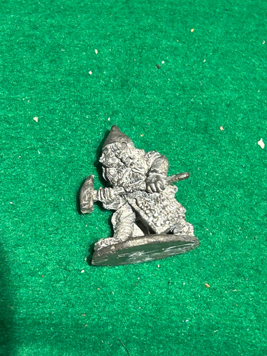 C06/1bDwarf w. Two-handed Hammer Pre Slotta C06 dwarf Adventurer Citadel GW Bombard orc cleaver