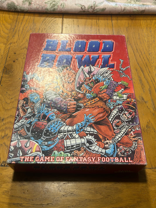 Blood Bowl 1st Edition Board Game (1986) (missing two dwarf players ) includes copy of rules for skaven
