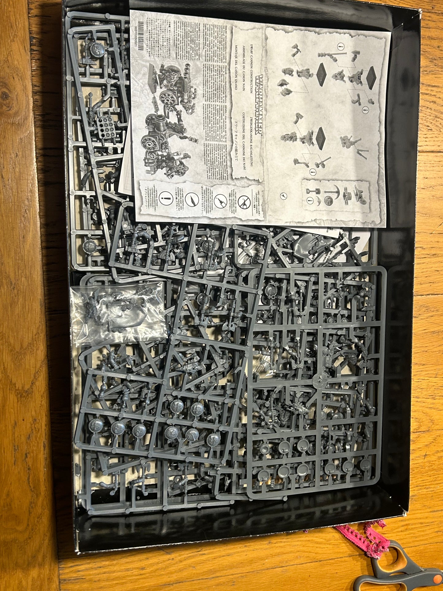 Warhammer fantasy dwarf battle line box with spare bits (no complete models, just lots of spare weapons, shields, bits that weren’t used when constructing the army)