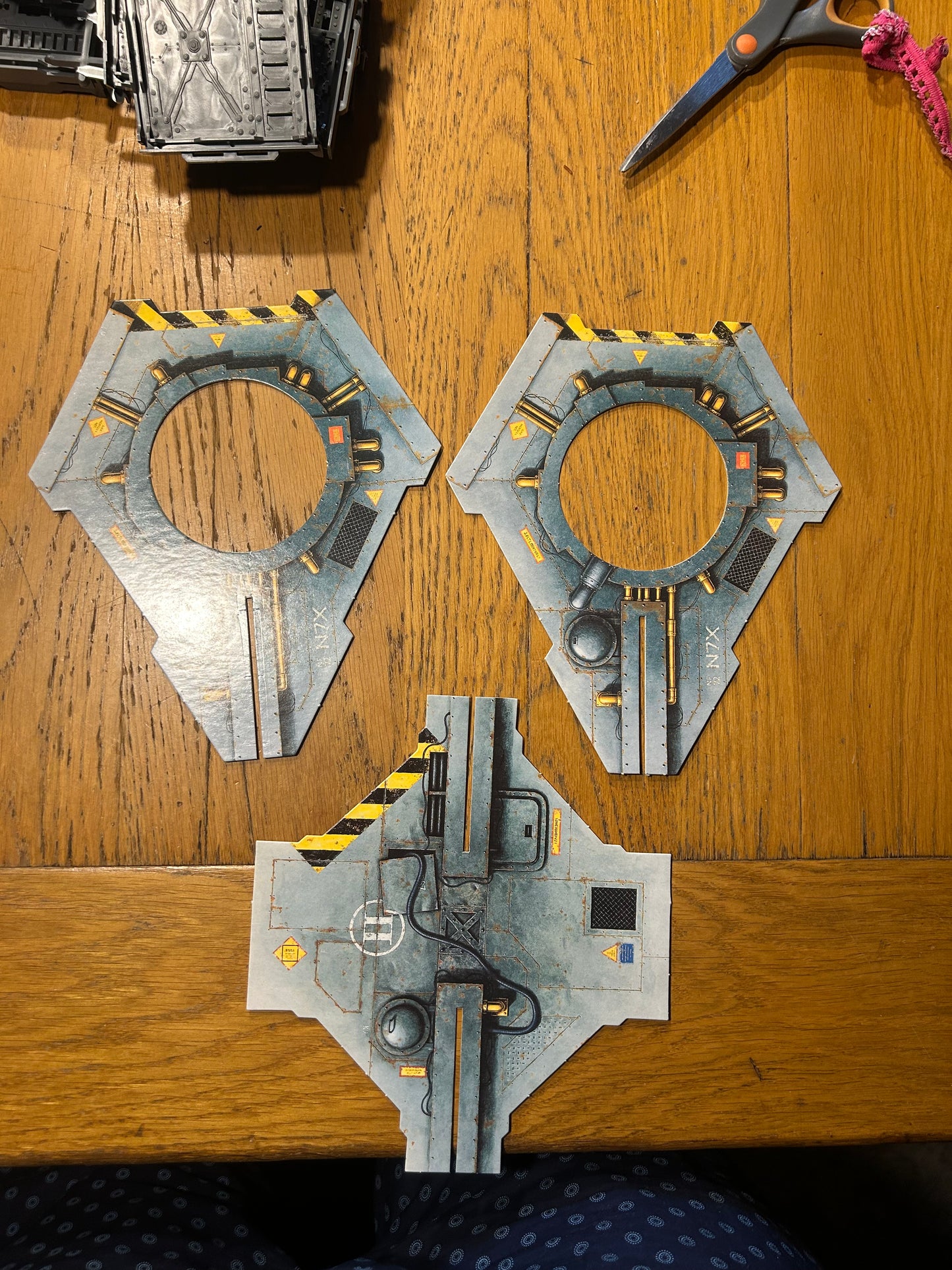 Warhammer 40K Vintage Industrial Battlezone 40,000- missing most of the card building pieces