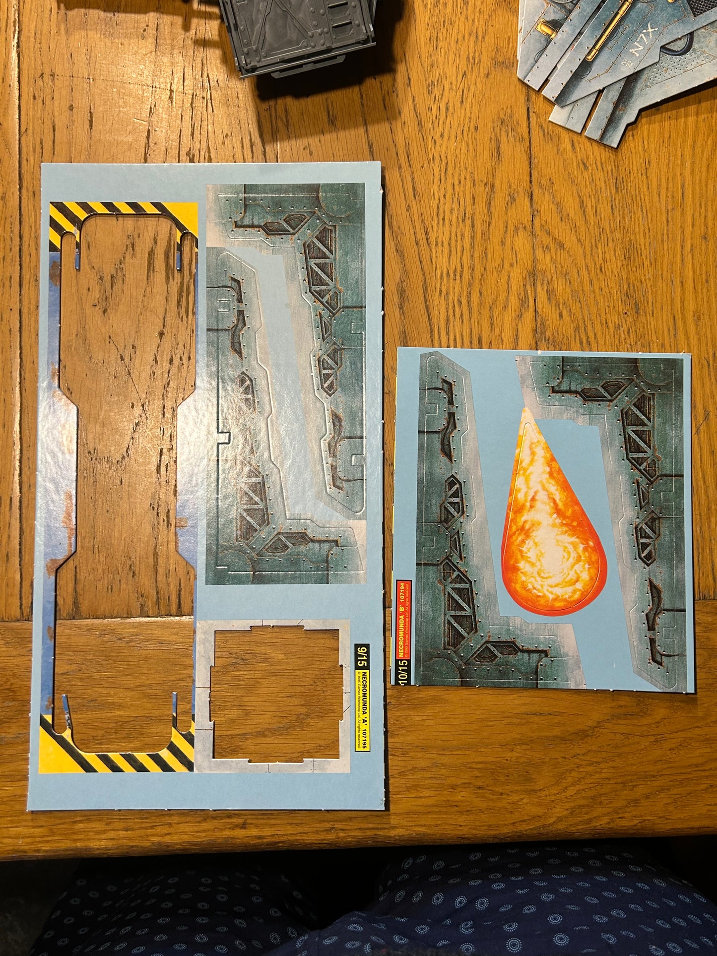 Warhammer 40K Vintage Industrial Battlezone 40,000- missing most of the card building pieces