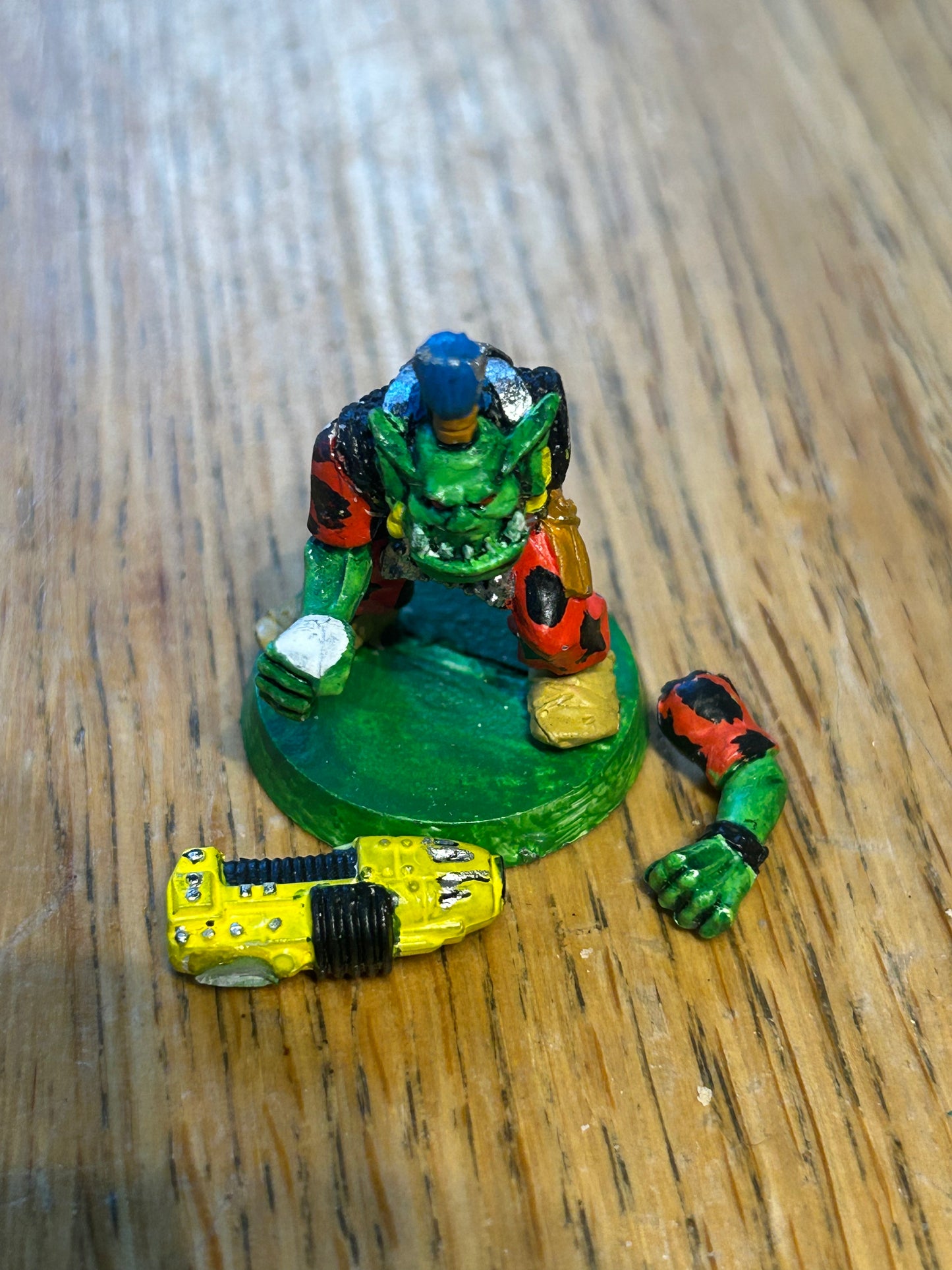 Warhammer 40k ork boy 6 0605/10 looks like a snakebite