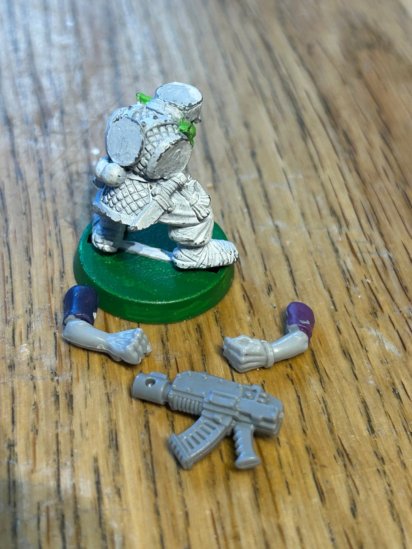 Warhammer 40k Ork Boy Boyz Blood Axe or death skull With Kepi  Metal 1988