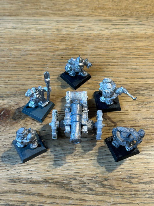 Warhammer fantasy marauder dwarf cannon / siege gun MM13 (missing the stool and three crewman have been stripped) has the later plastic wheels