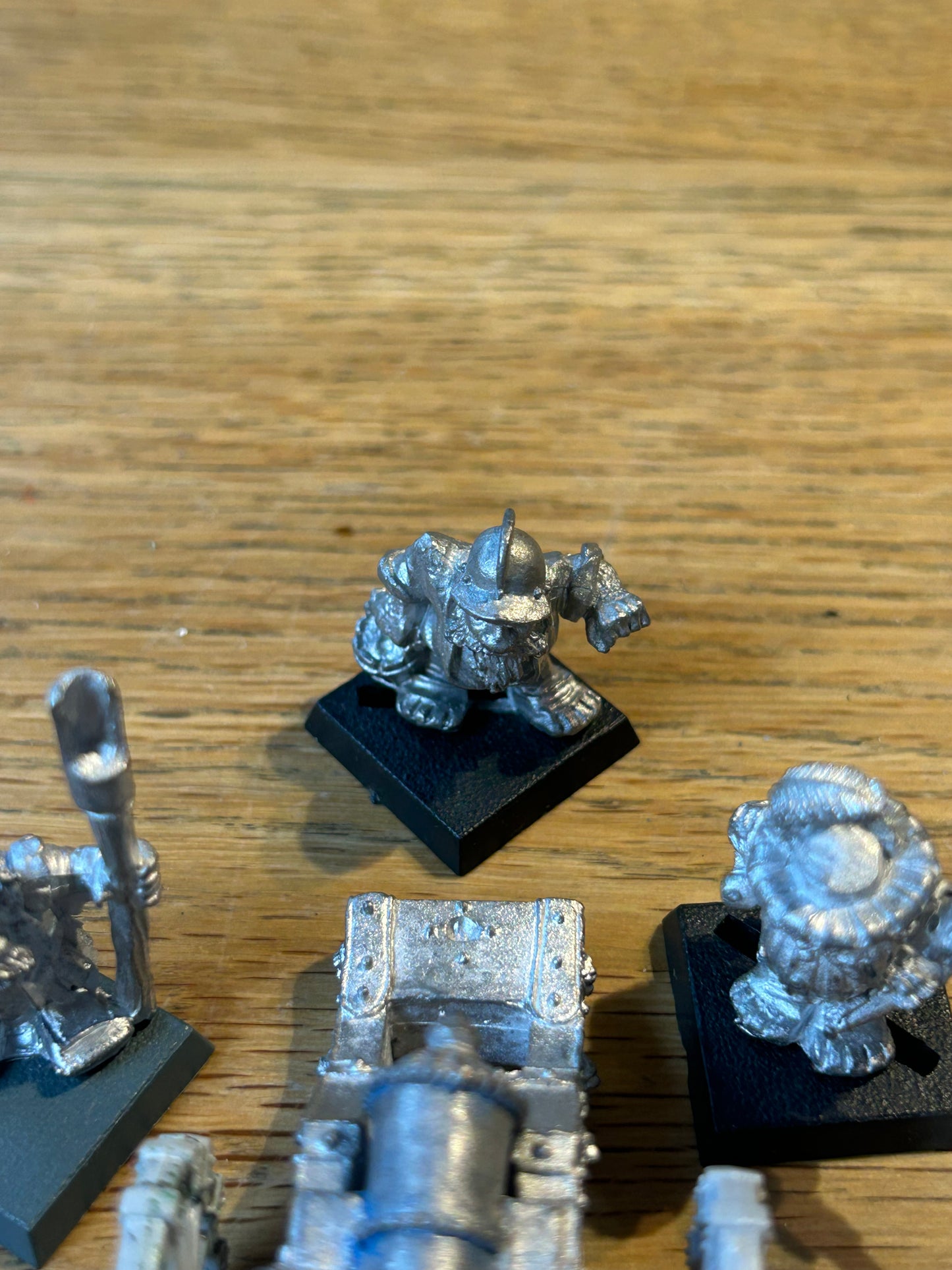 Warhammer fantasy marauder dwarf cannon / siege gun MM13 (missing the stool and three crewman have been stripped) has the later plastic wheels