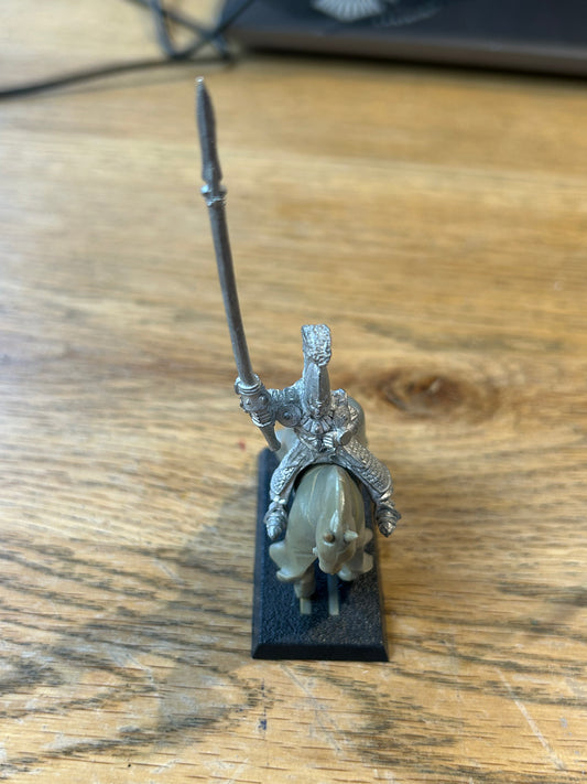Warhammer Fantasy Old World High Elf silver helm on horse (no tail on horse)