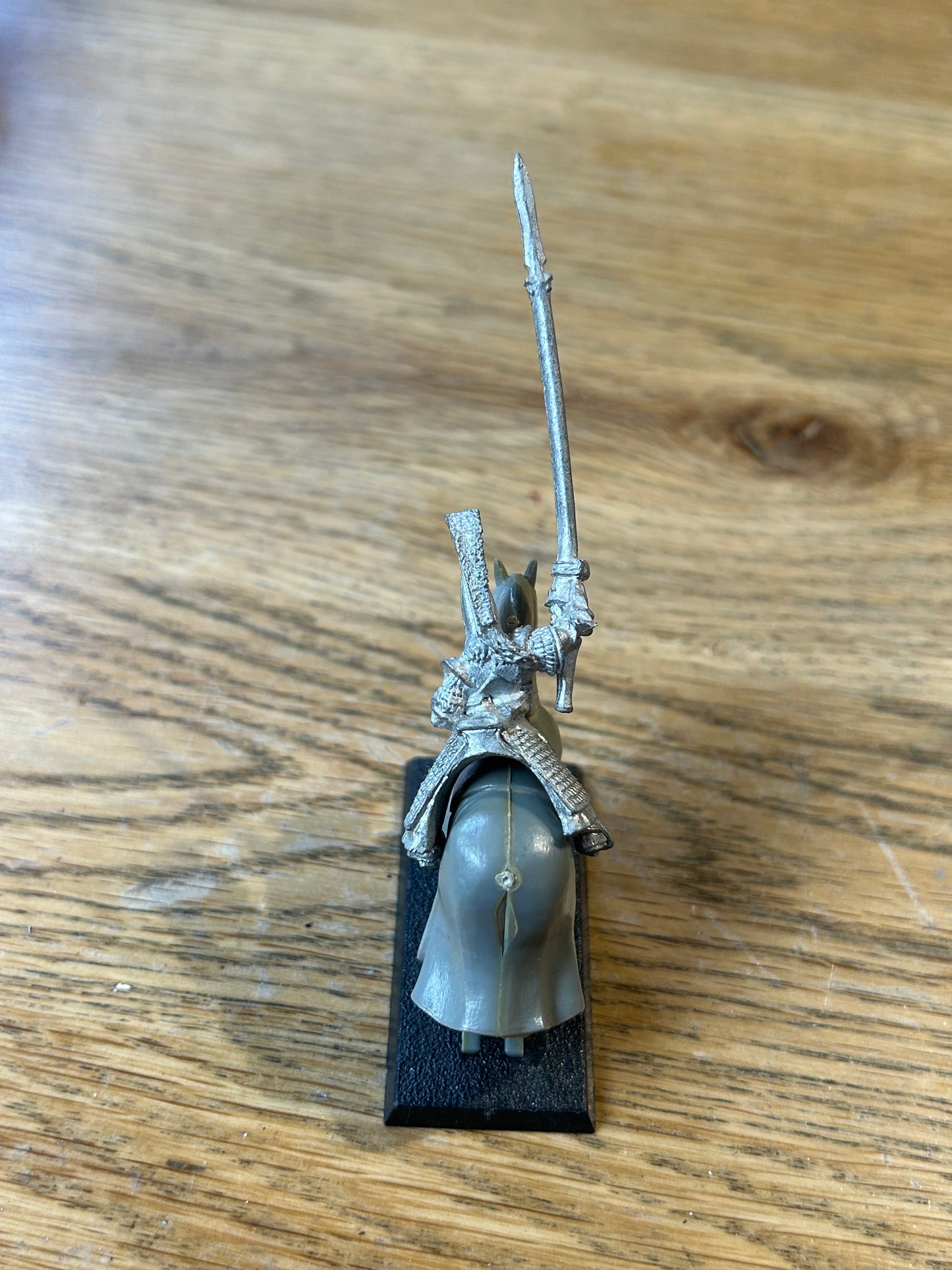 Warhammer Fantasy Old World High Elf silver helm on horse (no tail on horse)