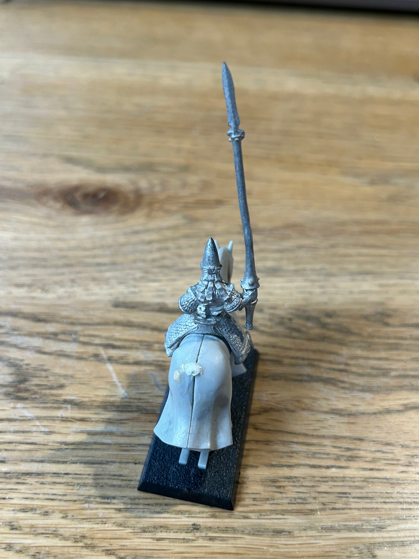Warhammer Fantasy Old World High Elf silver helm on horse (no tail on horse)