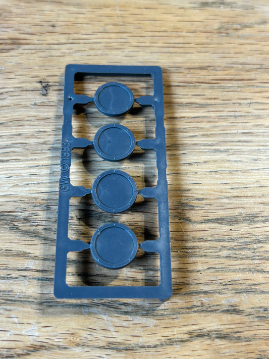 Warhammer Shield x4 Round Shields BNOS Sprue Games Workshop 1993