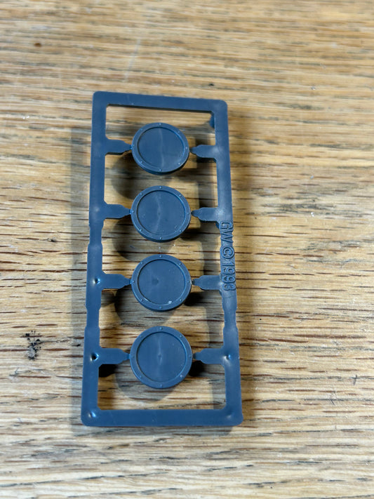 Warhammer Shield x4 Round Shields BNOS Sprue Games Workshop 1993