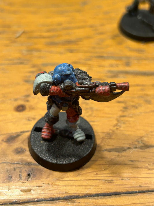 Warhammer 40k Rogue Trader Space Marines C100 Marine advancing Metal