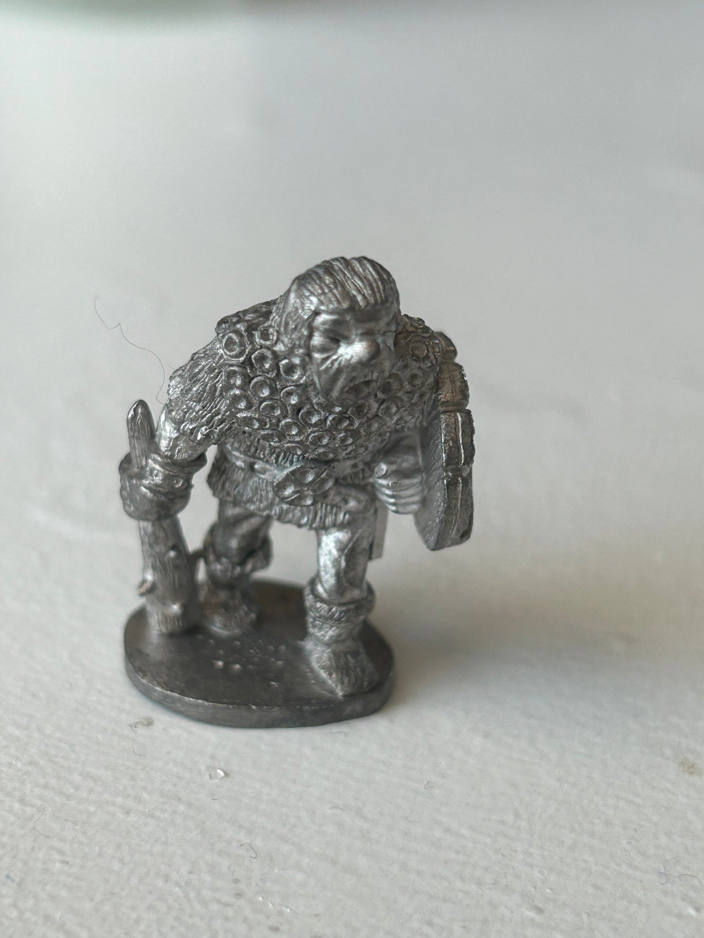 Chronicle miniatures CM2A
Semi-Armoured Ogre w. Shield