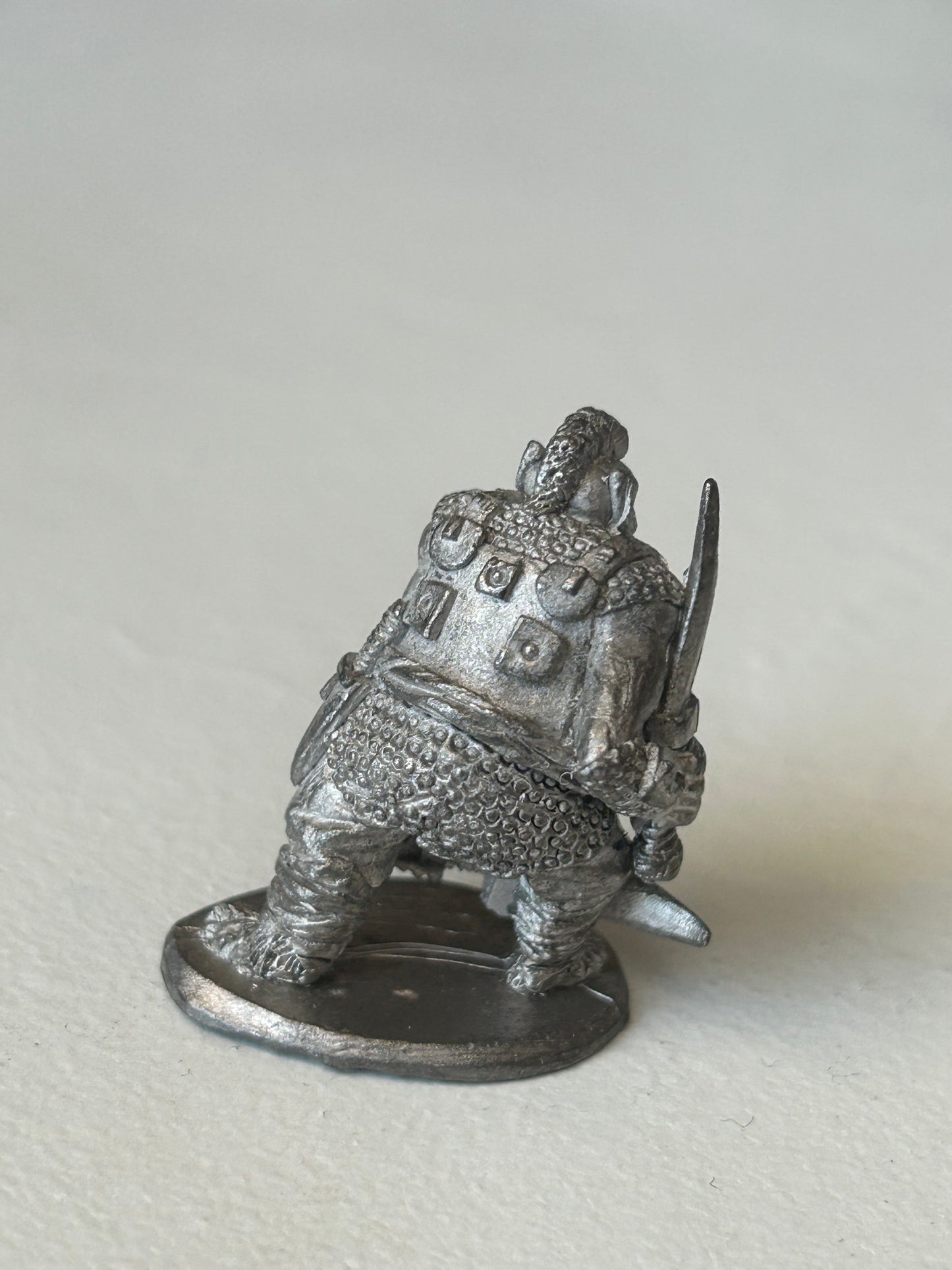 Citadel - Chronicle -  Pre Slotta - Warhammer fantasy - CM09 - Hobgoblin with two swords m