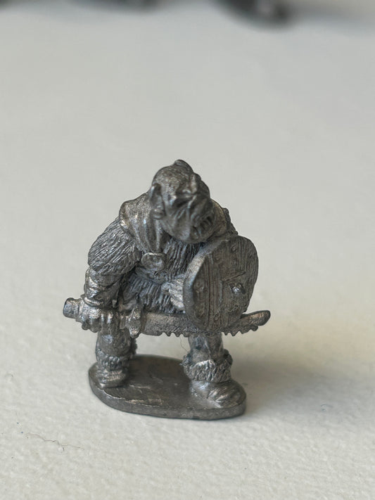 Warhammer fantasy orcs chronicle orc with sword and shield