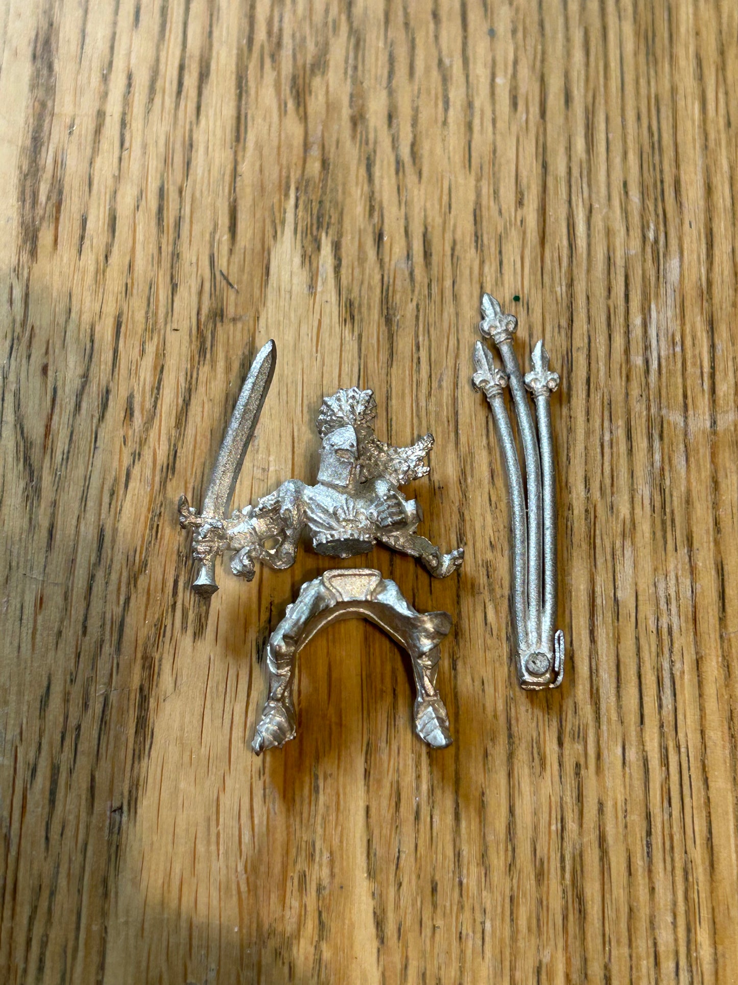 Warhammer Fantasy Battle Bretonnian green knight with banner (no horse or shield)