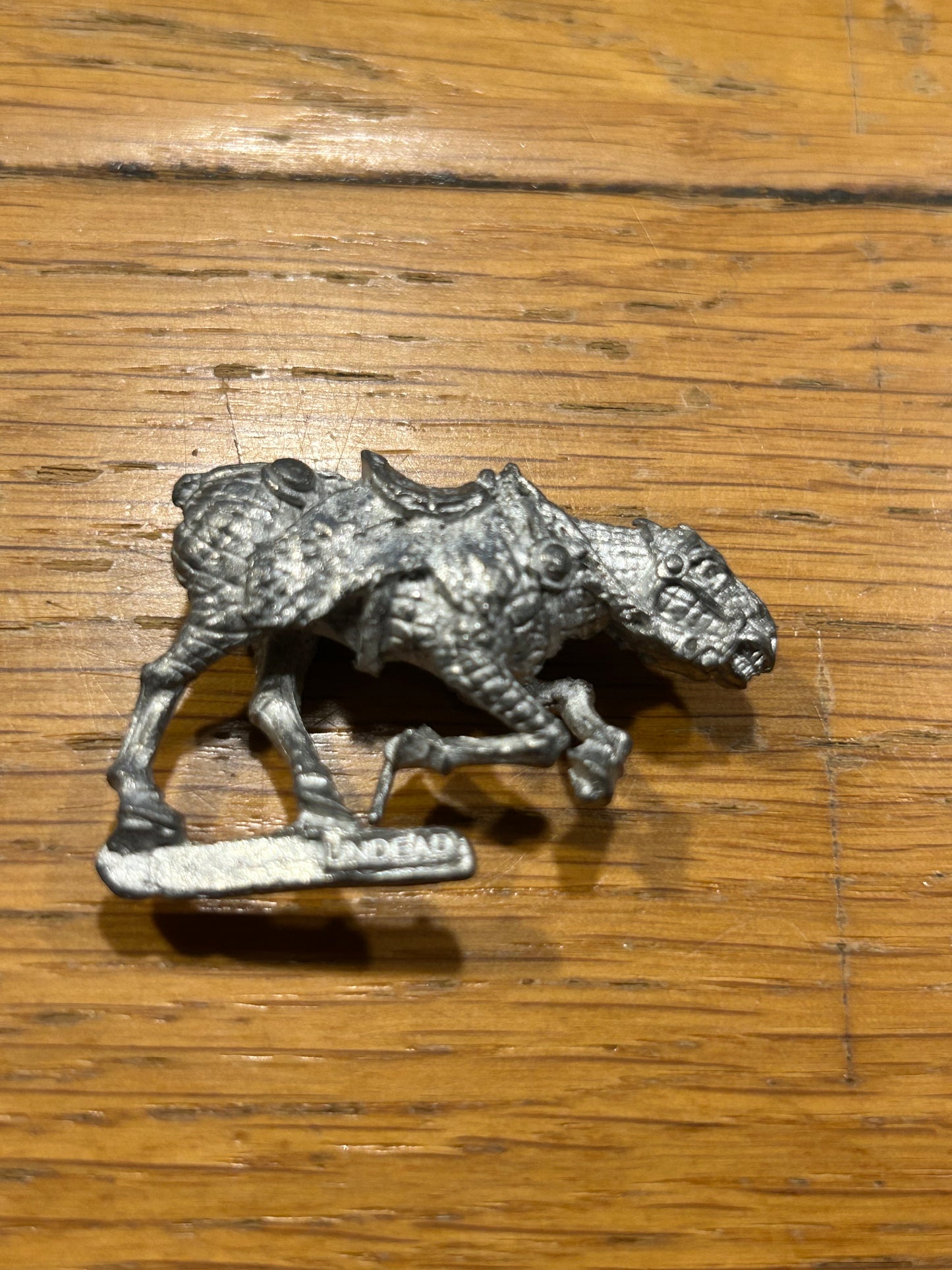 Warhammer fantasy c21 undead cavalry mount lizardskin (tail is missing part of it and needs its legs moved around a bit)