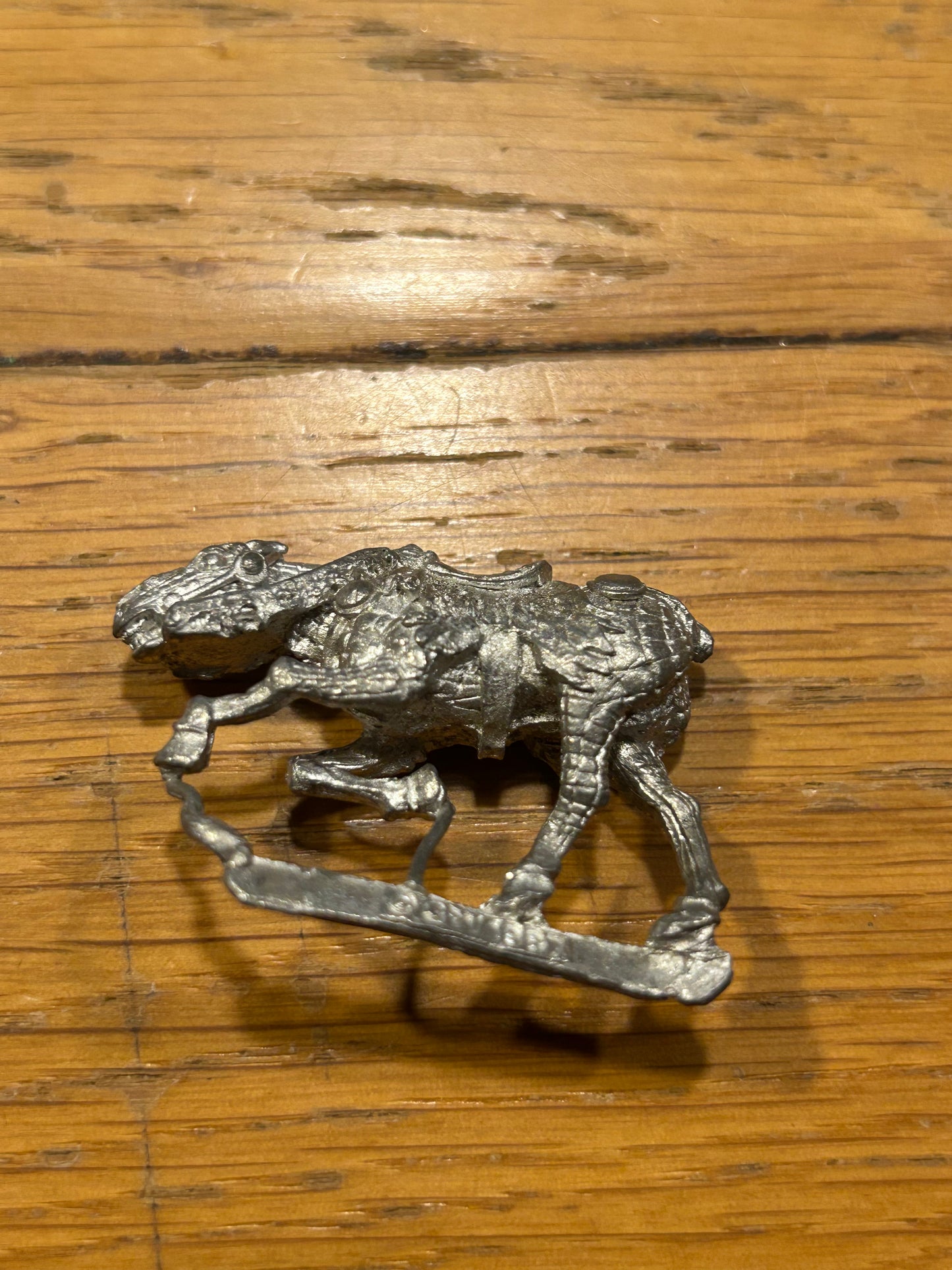 Warhammer fantasy c21 undead cavalry mount lizardskin (tail is missing part of it)