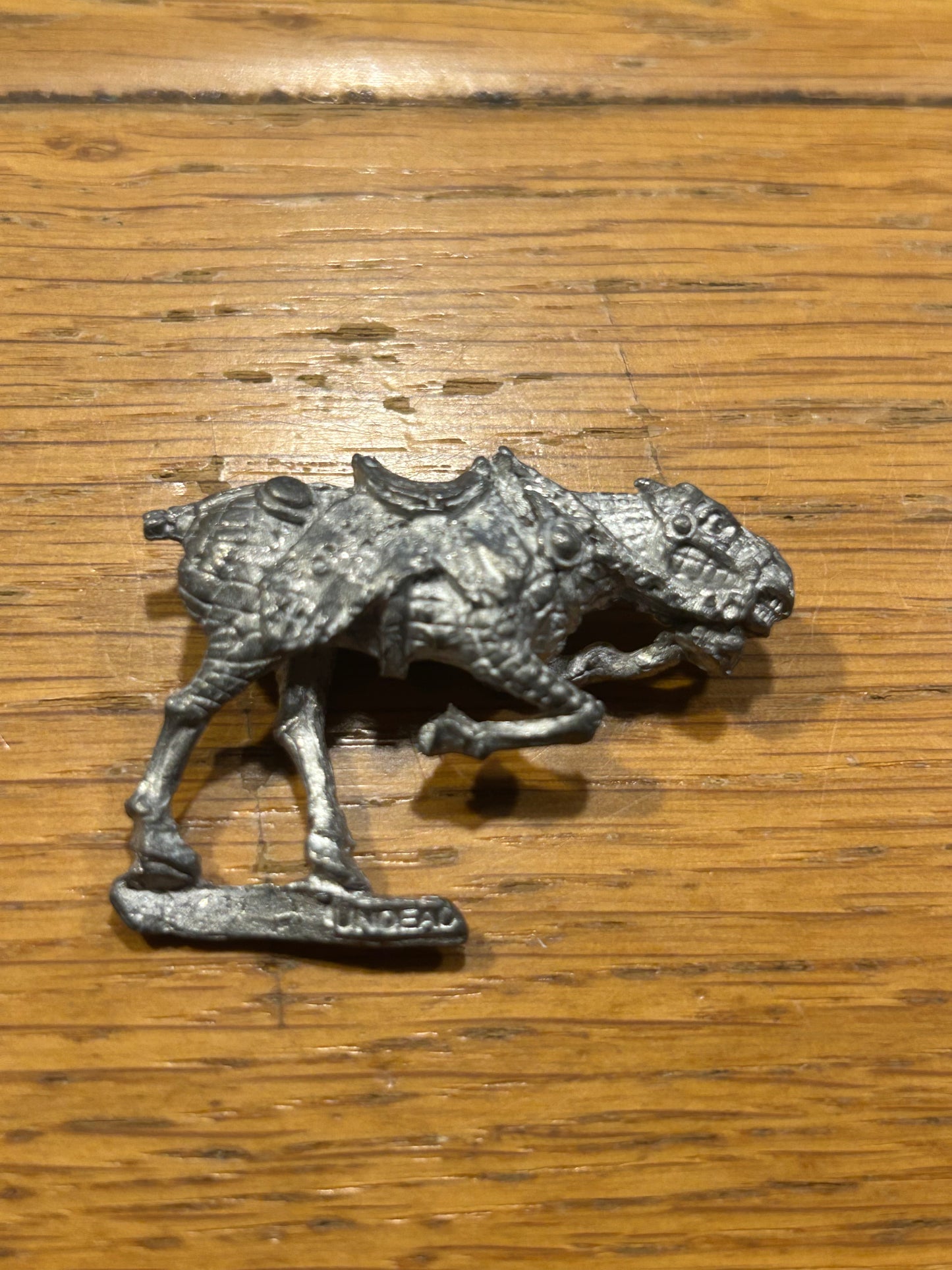 Warhammer fantasy c21 undead cavalry mount lizardskin (tail is missing part of it and needs its legs moved around a bit)