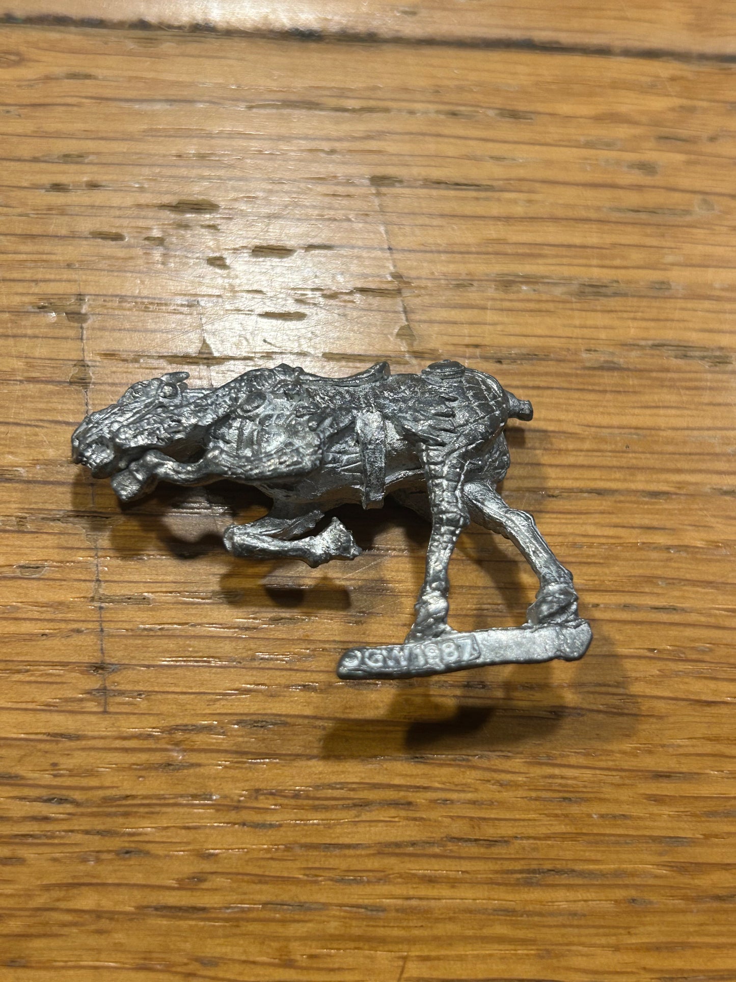 Warhammer fantasy c21 undead cavalry mount lizardskin (tail is missing part of it and needs its legs moved around a bit)