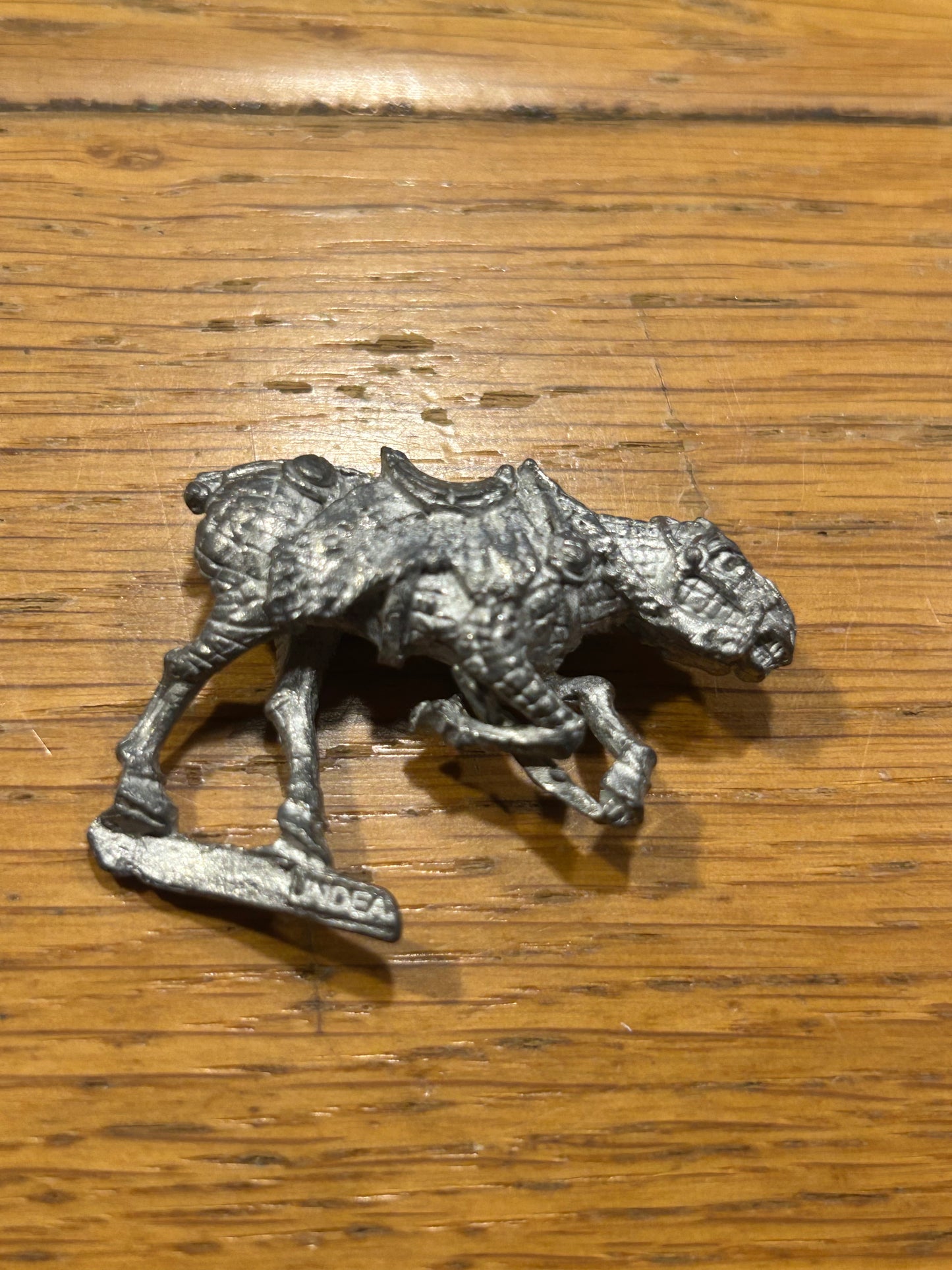 Warhammer fantasy c21 undead cavalry mount lizardskin (tail is missing part of it and needs its legs moved around a bit)