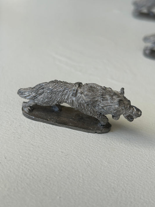 Chronicle miniatures CM23A
Giant Wolf Leaping (one foot is detached from base)
