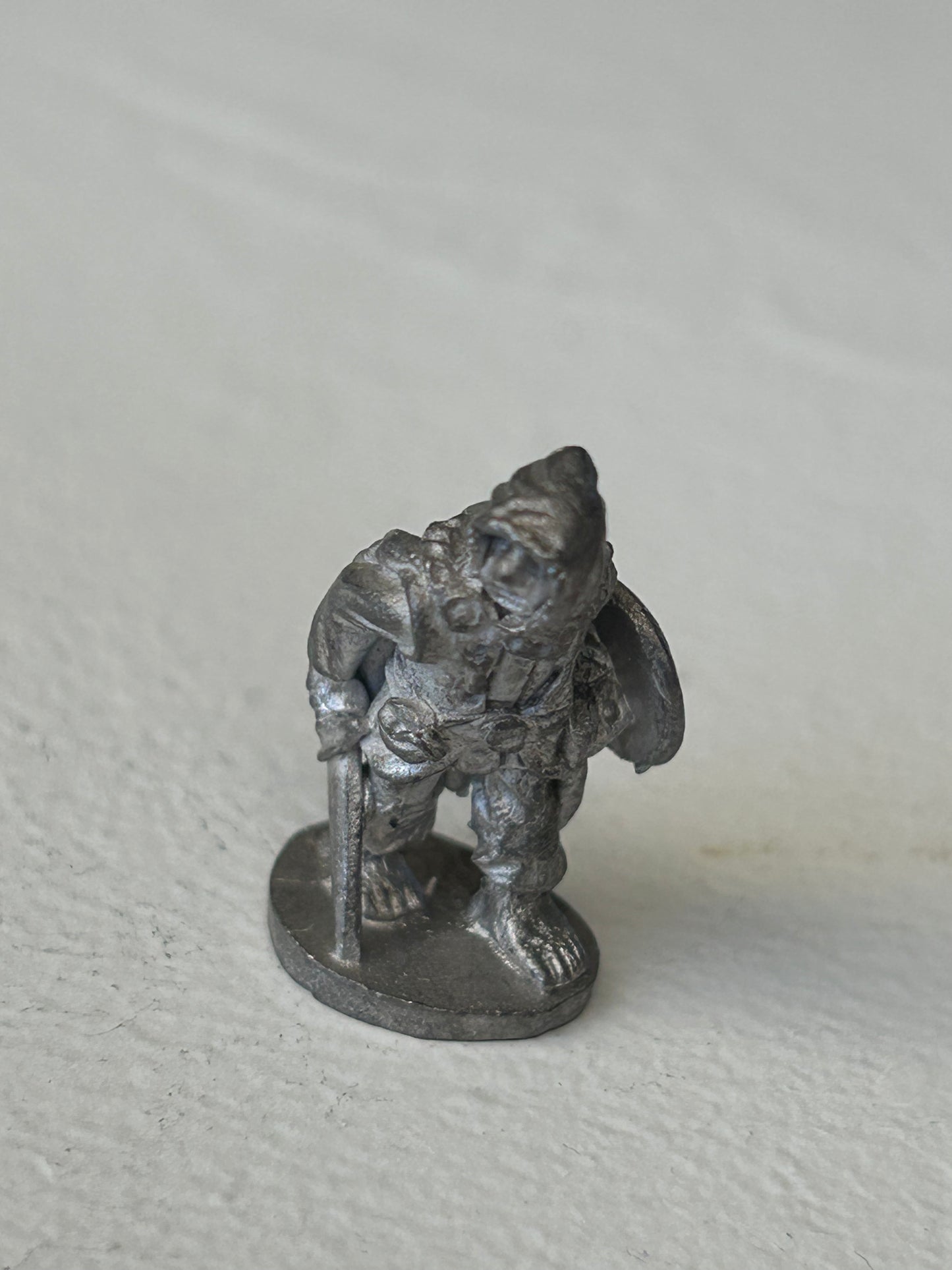 Chronicle miniatures CF27
Halfling Adventurer