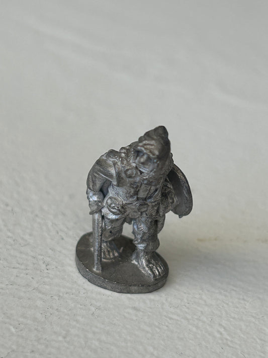 Chronicle miniatures CF27
Halfling Adventurer