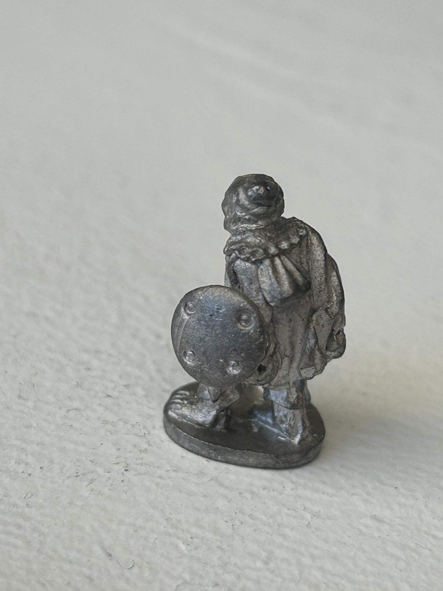 Chronicle miniatures CF27
Halfling Adventurer