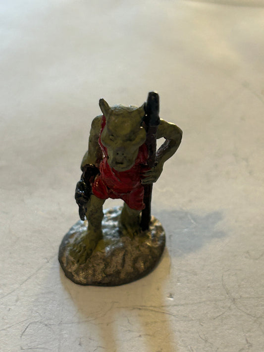 Citadel - Pre Slotta - Warhammer - C16  Orc Warrior -  with axe and spear 1984 Fantasy tribes orcs FTO9 orc advancing with axe and spear