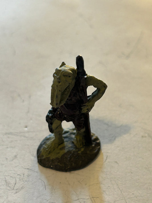 Citadel - Pre Slotta - Warhammer - C16  Orc Warrior -  with axe and spear 1984 Fantasy tribes orcs FTO9 orc advancing with axe and spear