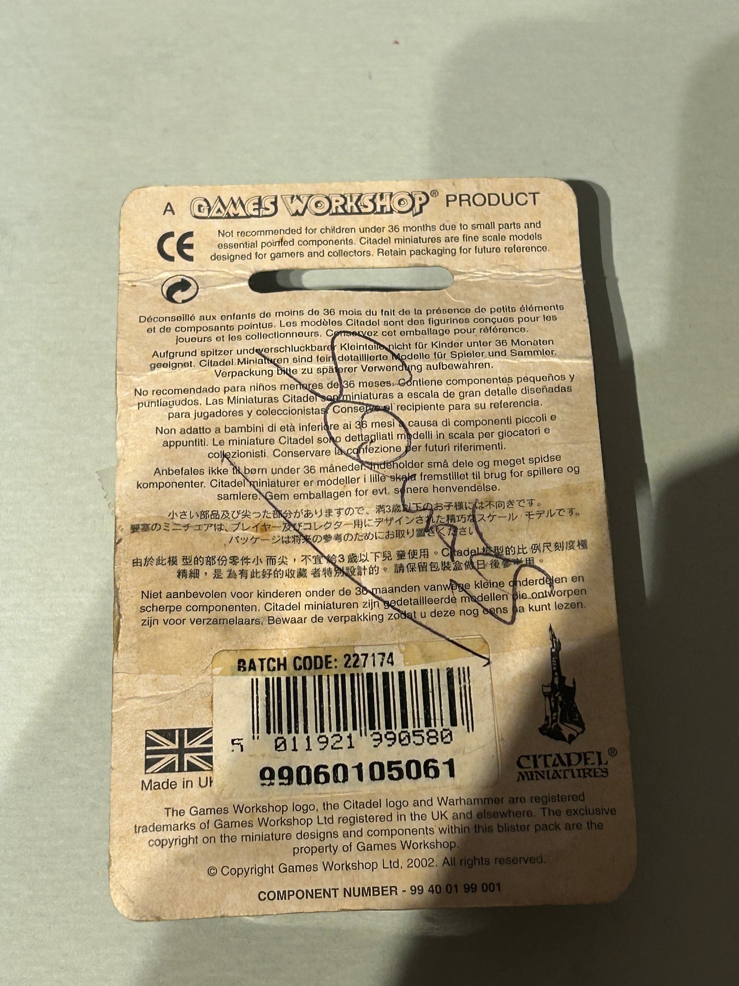 Catachan Assault Weapons blister (blister has damage and has been taped up at the back)