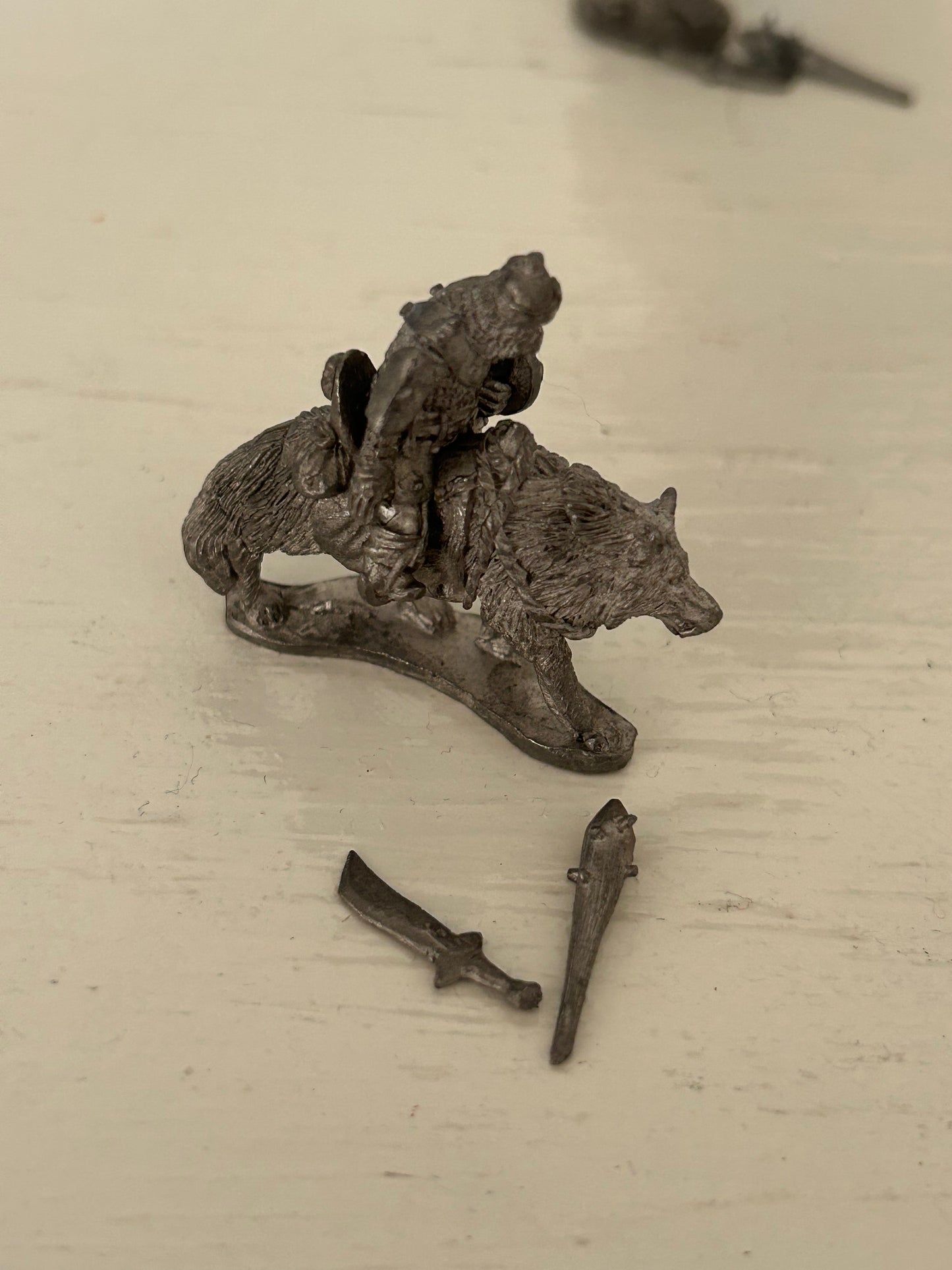 Chronicle miniatures CM22
Orc On Giant Warwolf (2 weapon options