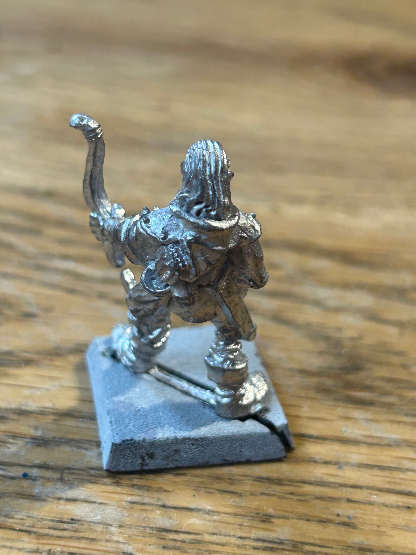 Warhammer Fantasy old world wood elf archer with bow (slight golden brown patina to metal due to storage)