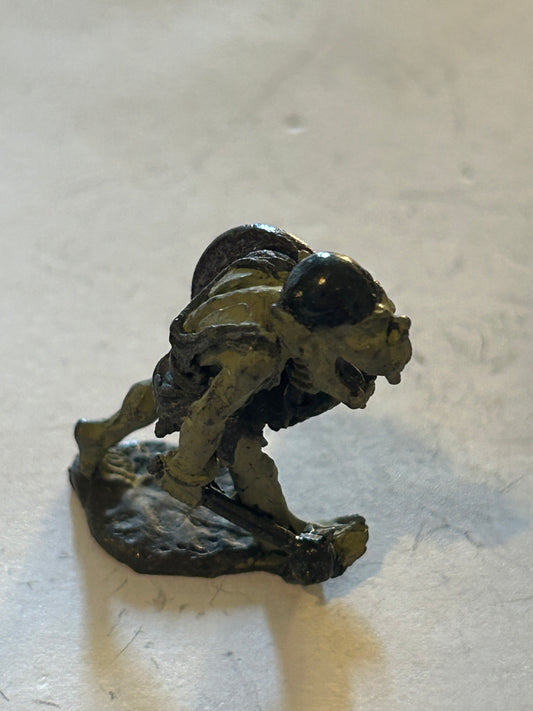 Citadel - Pre Slotta - Warhammer - C15 armoured Orc advancing with mace and shield  Fantasy tribes orcs FTO1