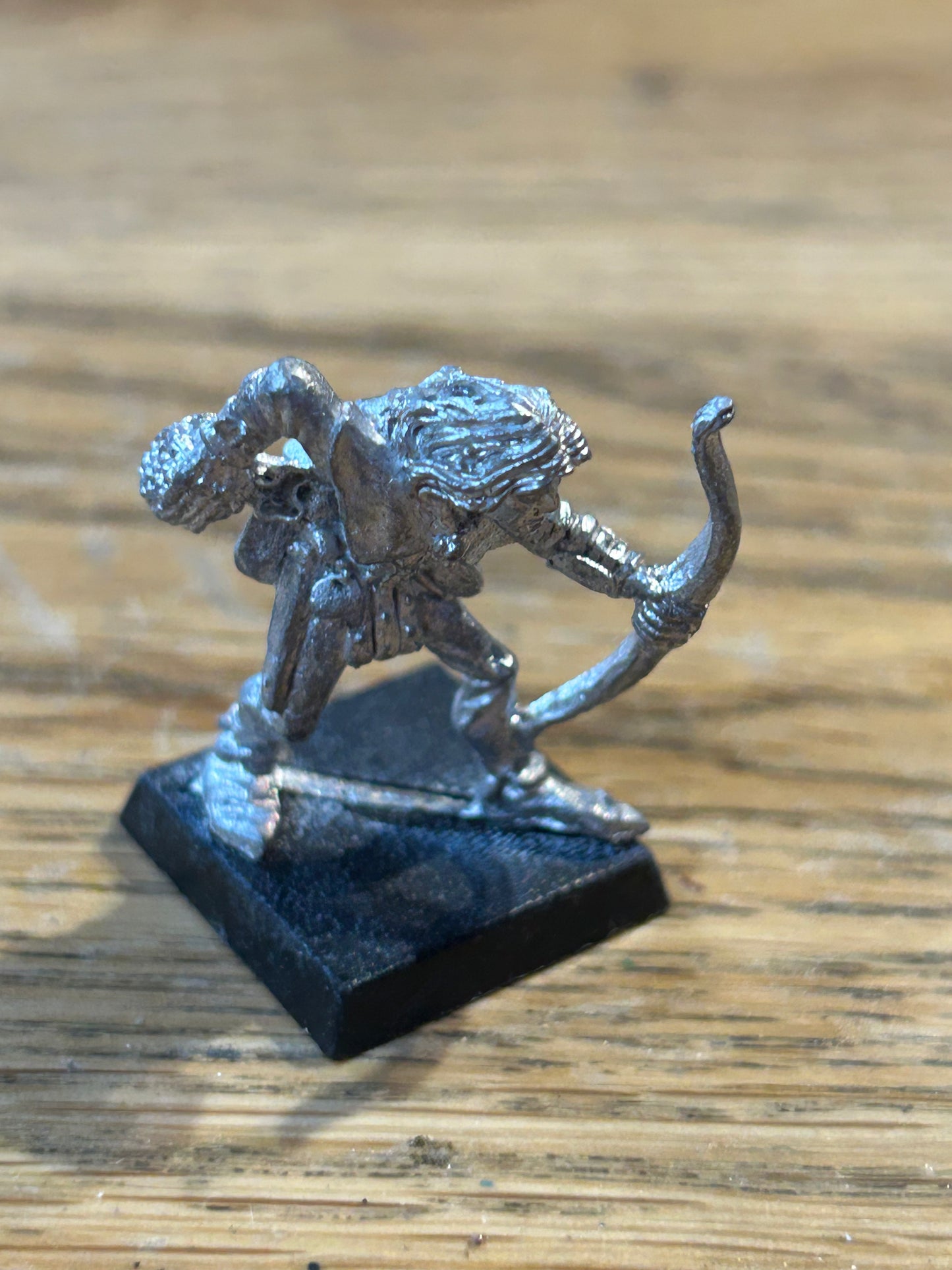 Warhammer Fantasy old world wood elf scout with bow