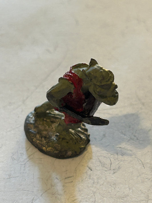 Citadel - Pre Slotta - Warhammer - C15 armoured Orc with sword and shield FTO2 attacking with sword and shield  Fantasy tribes orcs