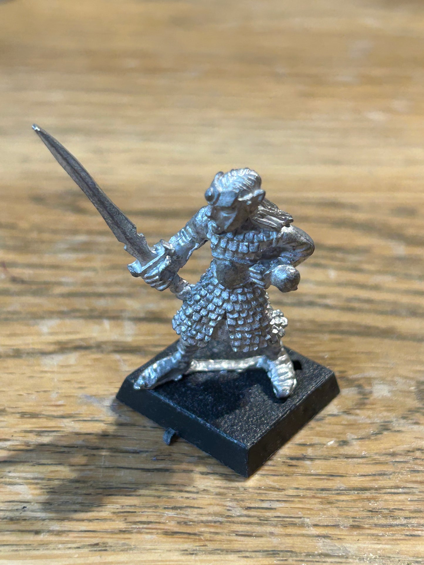 Warhammer Fantasy old world wood elf ELF1 warrior (05) Ibormeth with sword