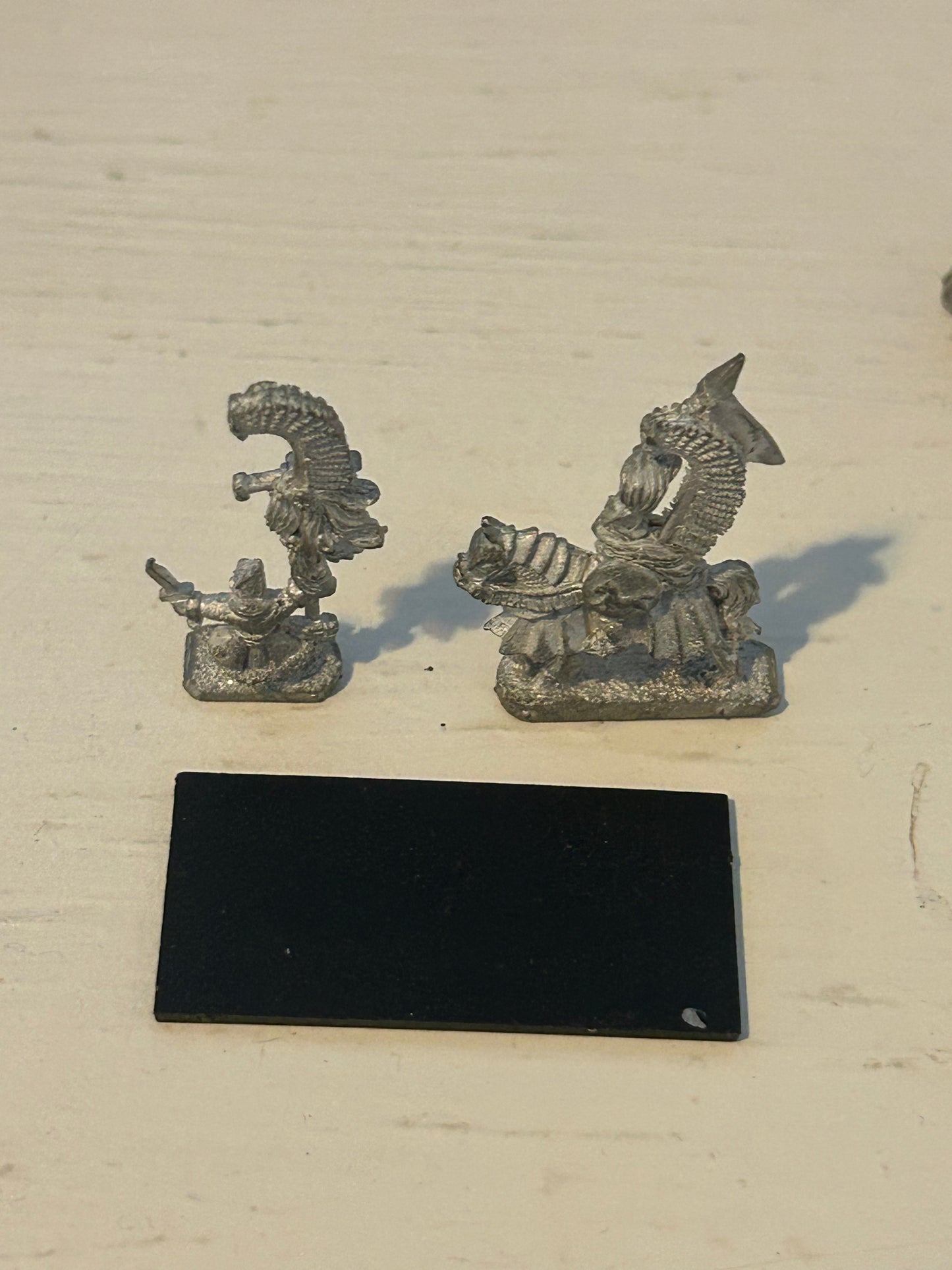 Warmaster 10mm - Kislev - Kislev battle standard bearer on foot and on horse - Metal OOP
