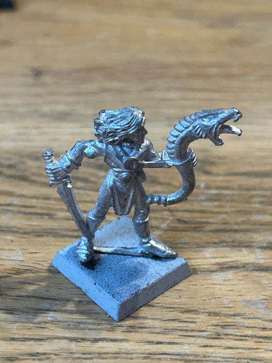 Games Workshop Citadel ELF5 Rheged Carynx-Bearer Musician Warhammer Figure 1987