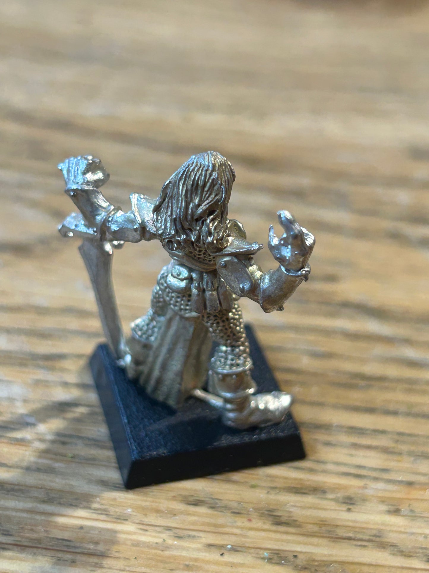 Citadel Warhammer Wood Elves Caelga Sorrowblade Elf Captain Sword Command 1987 (parts of the metal have a golden brown patina from bad storage)