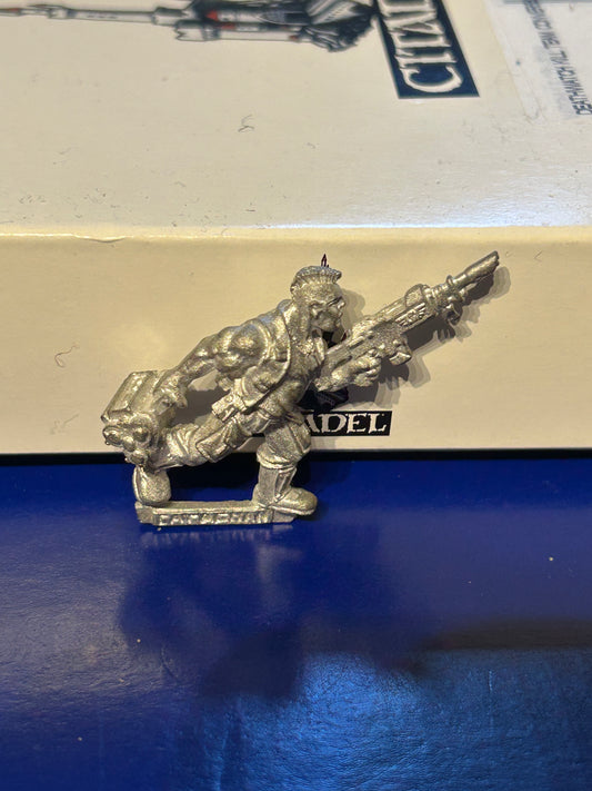 WARHAMMER40K   IMPERIAL GUARD  CATACHAN  TROOPER WITH DEMOLITION CHARGE