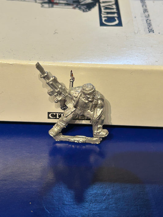 Citadel Warhammer 90s 40K Imperial Guard Catachan tank rider