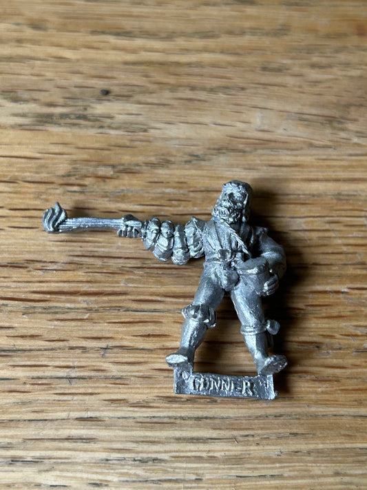 Warhammer fantasy empire mortar crewman metal 90’s