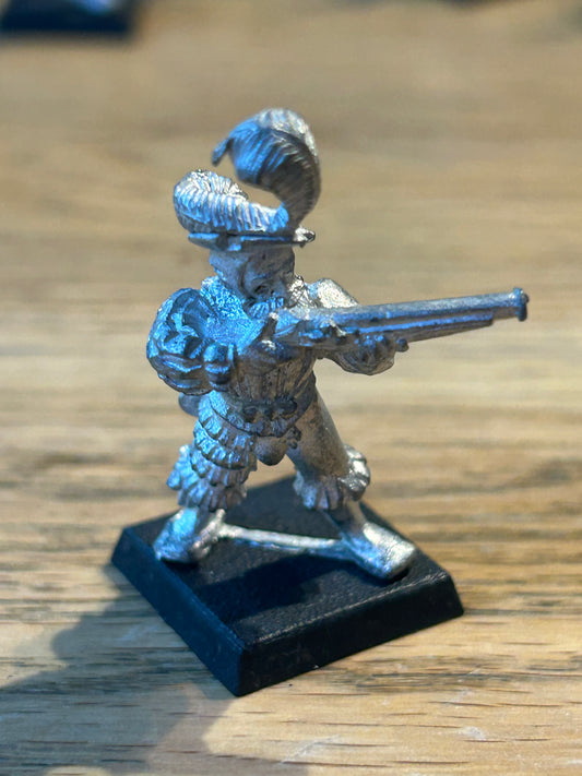 (Copy) Warhammer fantasy old world empire hand gunner metal early 90’s (2 available)