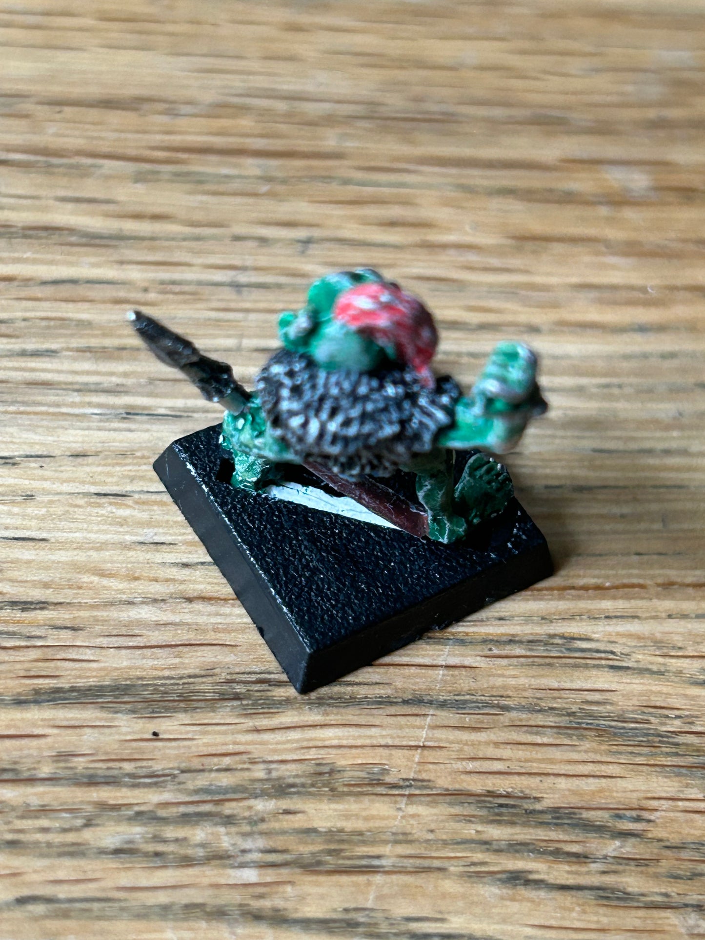 Citadel Warhammer Reg Renown RR14 Notlob Orc Artillery Crew Member