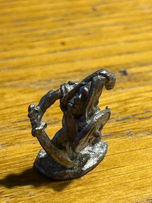 C13 night goblin with sword and shield warhammer fantasy