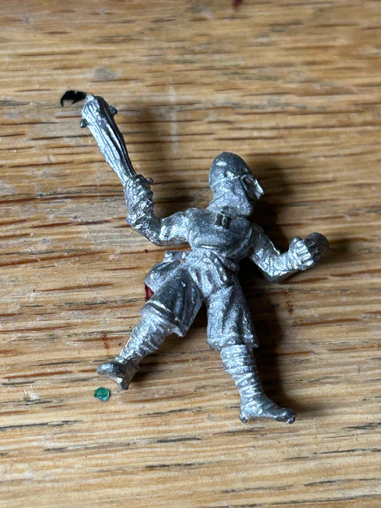 F4 Normans Men-At-Arms Club Guillaume Peasant Bretonnian Man Citadel Metal (no tab)